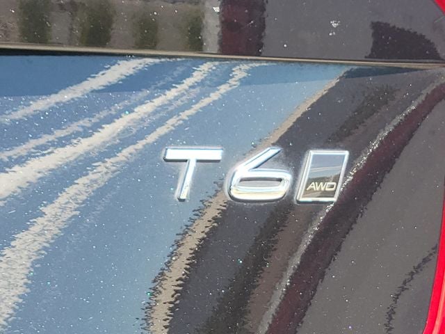 2021 Volvo XC90 T6 Momentum