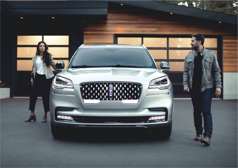 The sparkling grille of the 2023 Lincoln Aviator® Grand Touring model | Loveland Lincoln in Loveland CO