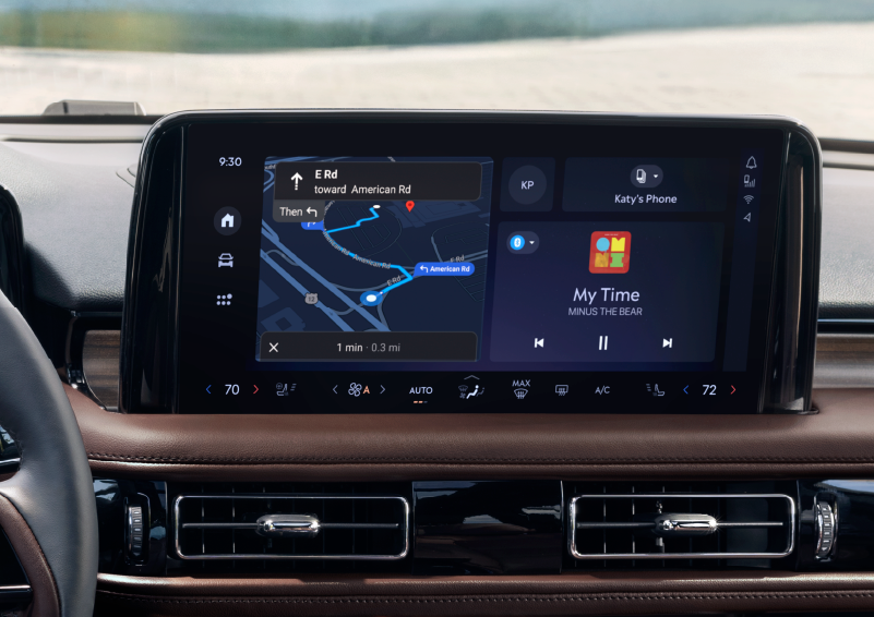 The 13.2-inch LCD touchscreen is showcased. | Loveland Lincoln in Loveland CO