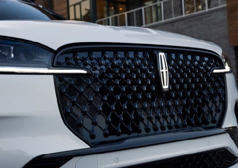 The front grille of a 2026 Lincoln Aviator® SUV is shown. | Loveland Lincoln in Loveland CO