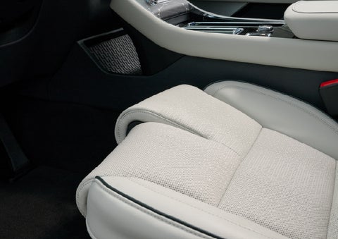 The front passenger Perfect Position seat is shown with the thigh extender adjusted.| Loveland Lincoln in Loveland CO