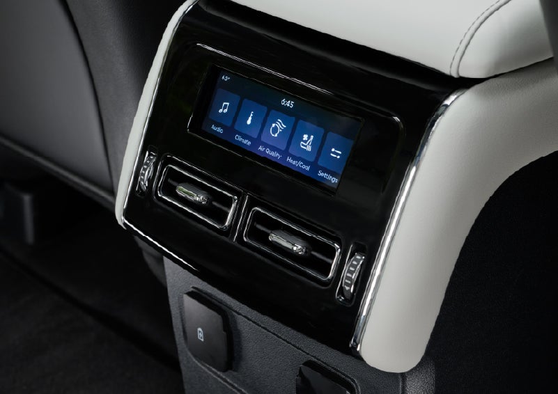The second row touch screen displays audio and temperature control settings. | Loveland Lincoln in Loveland CO